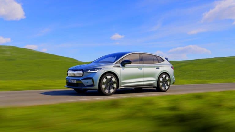 L&rsquo;incroyable Skoda Enyaq RS : quand l&rsquo;électrique redéfinit la sportivité avec des performances à couper le souffle