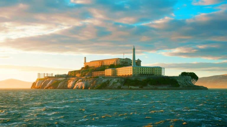 « Trump veut rouvrir Alcatraz » : ce projet choc qui divise les experts et inquiète la population face à des enjeux sécuritaires majeurs