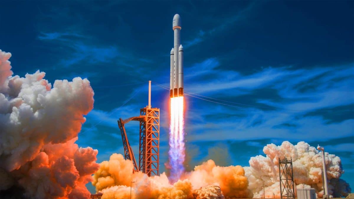 Illustration de l'utilisation d'un booster réutilisé lors du neuvième vol d'essai du Starship de SpaceX. Image réalisée par IA.