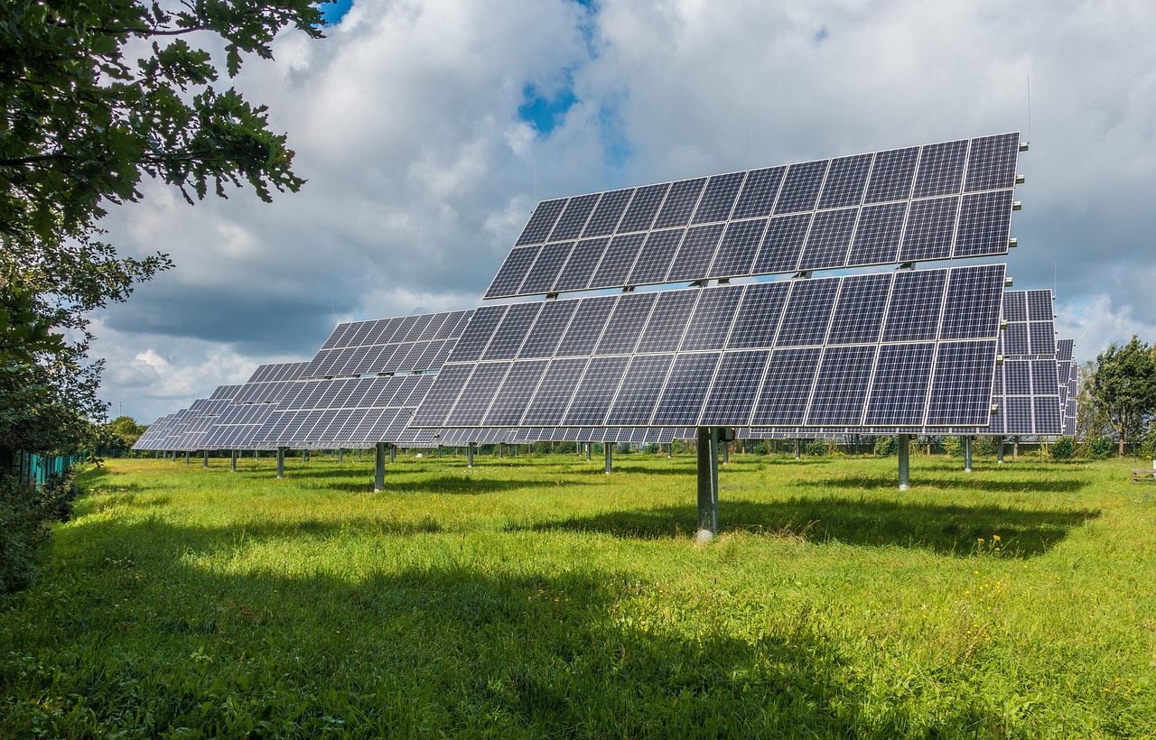 « Incroyable mais vrai, le solaire dépasse tout » : ce mois de juin où l&rsquo;Europe a vu l&rsquo;énergie solaire dominer toutes les autres sources électriques