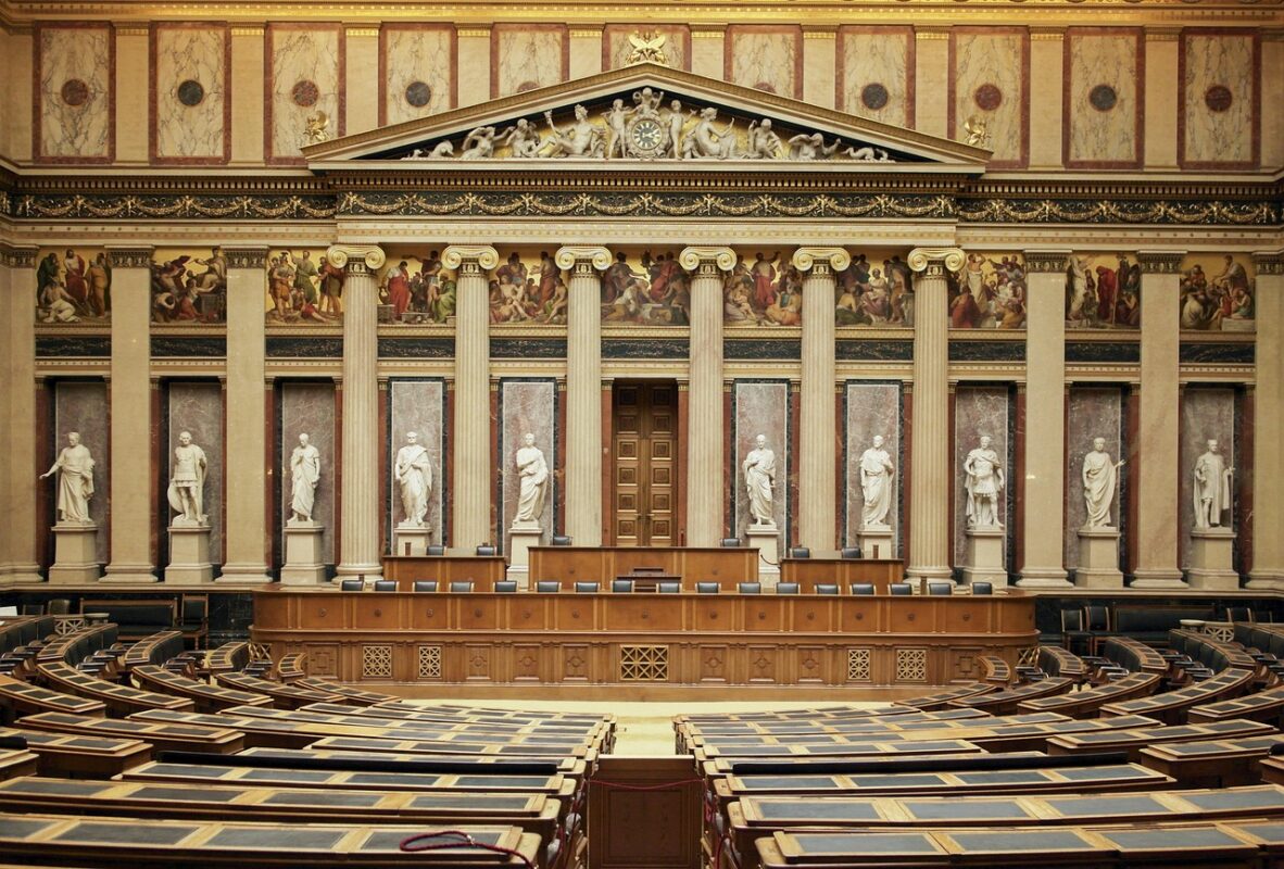 Ce que quarante ans de programmes disent de l’économie vue par l’extrême droite