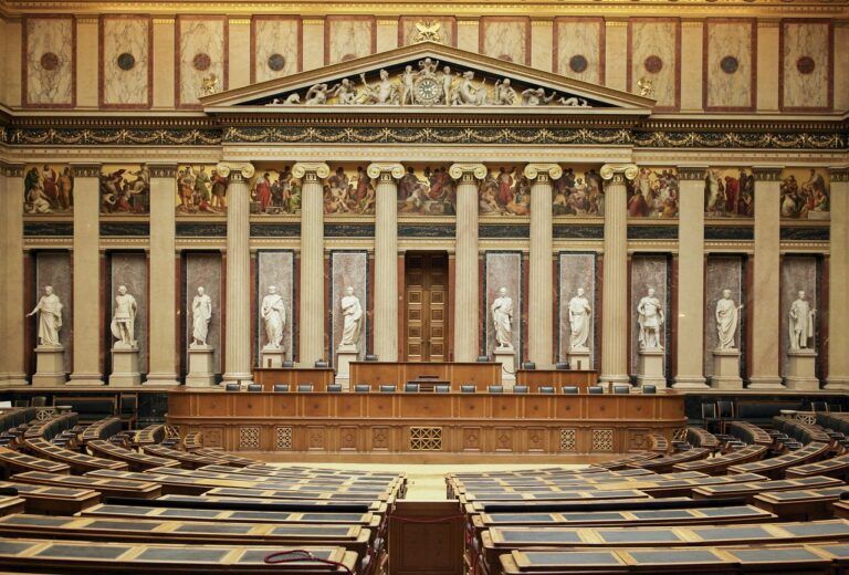 RN, Lega, PVV, Vlaams Belang : quarante ans de programmes économiques au crible