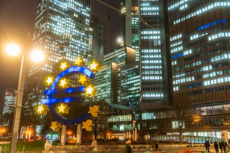Pourquoi les banques centrales ont commencé à annoncer leurs intentions de taux